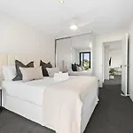 Stylish Boutique Apartment By The Beach