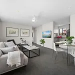 Stylish Boutique Apartment By The Beach